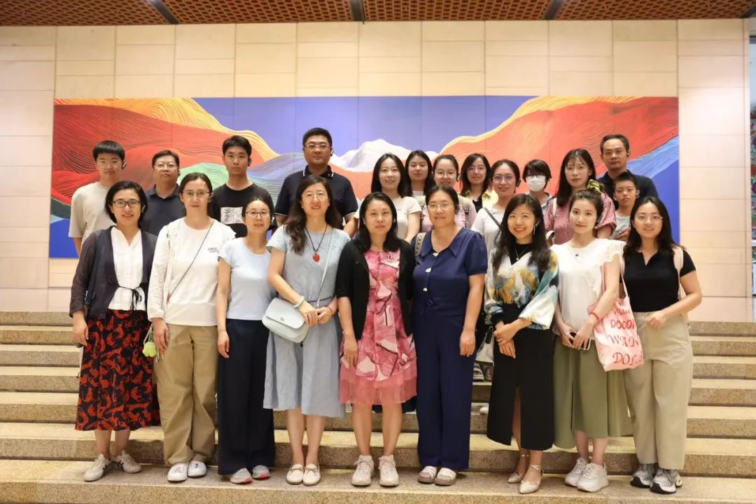 探索非遗魅力，感悟减贫智慧——中国国际减贫中心组织参观中国工艺美术馆