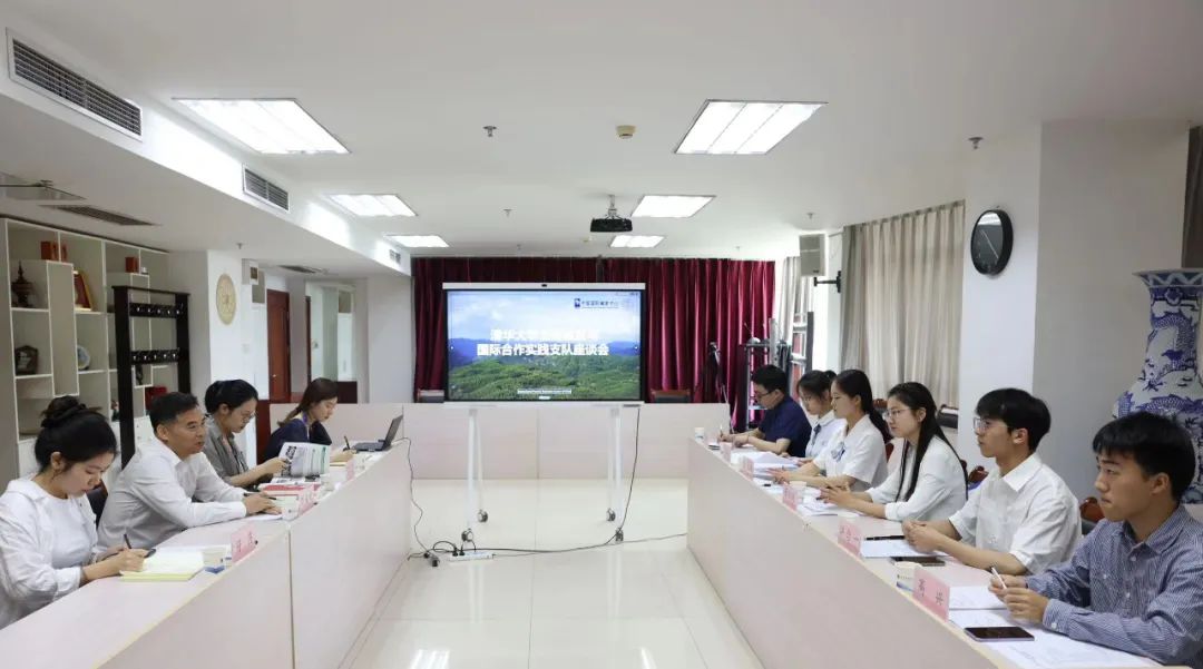 Liu Junwen met with the Practice Team from the School of Humanities of Tsinghua University