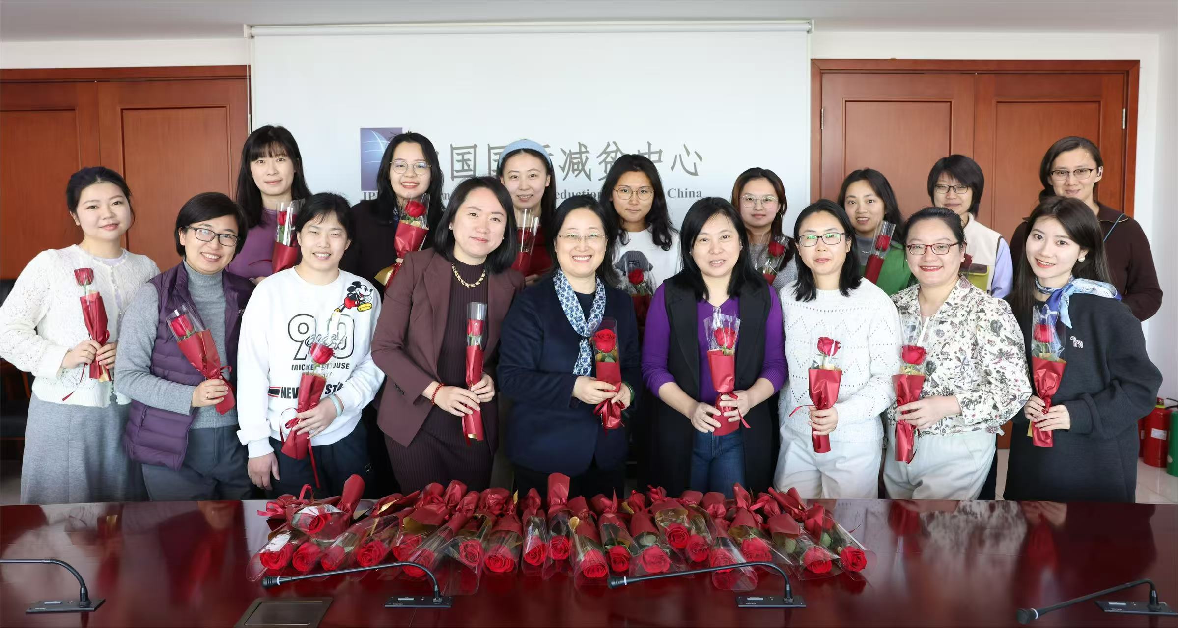 寻巾帼足迹 绽时代芳华——中国国际减贫中心举办“三八”国际妇女节主题活动