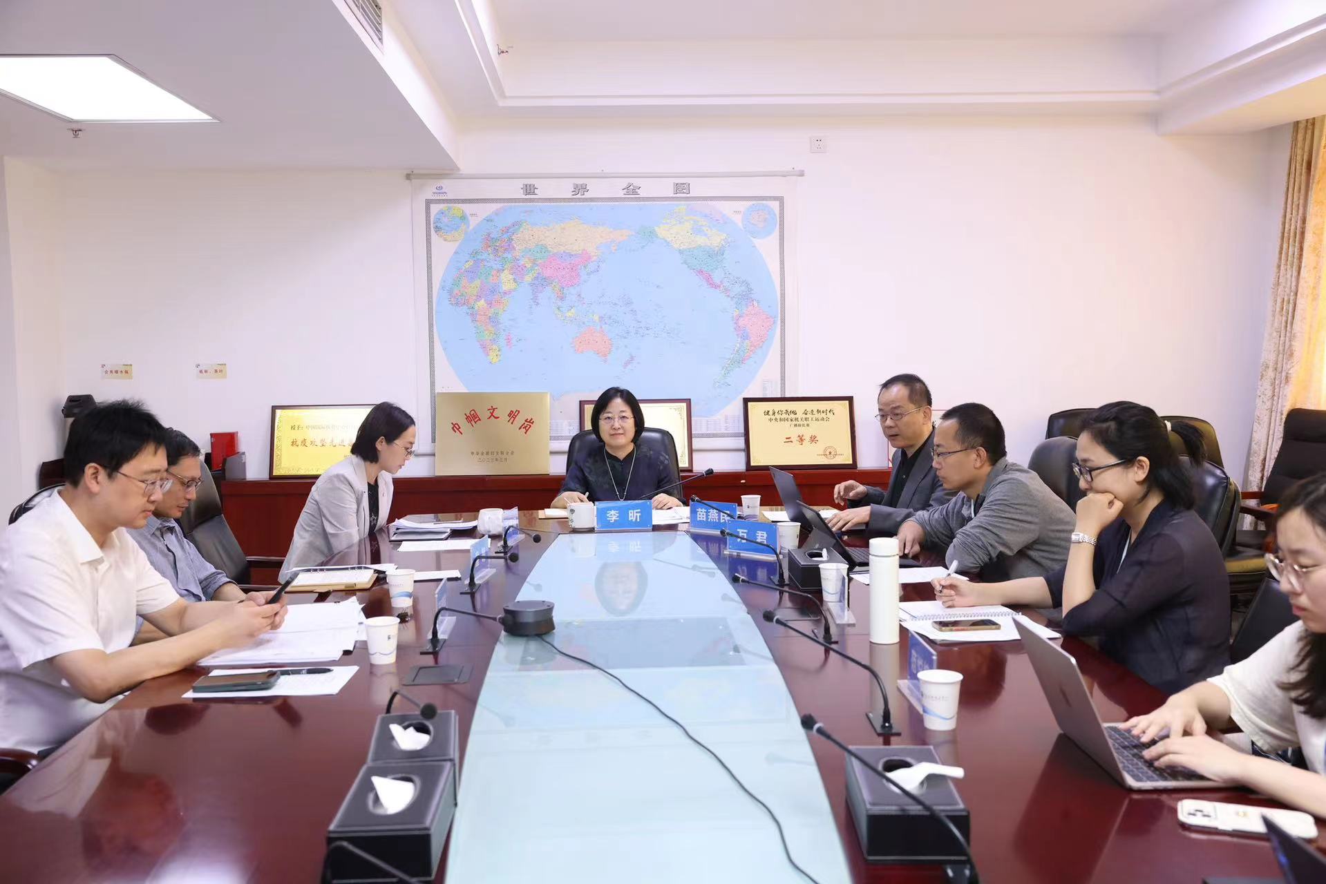 IPRCC Deputy Director General Li Xin Attended the Evaluation on Project “Document Compilation and Experience Summary of World Bank Poverty Reduction Programs”