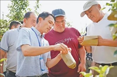 拓展农业合作 深化减贫交流