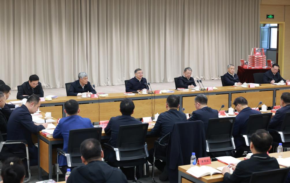 Symposium held on book about Xi leading China's poverty elimination endeavors