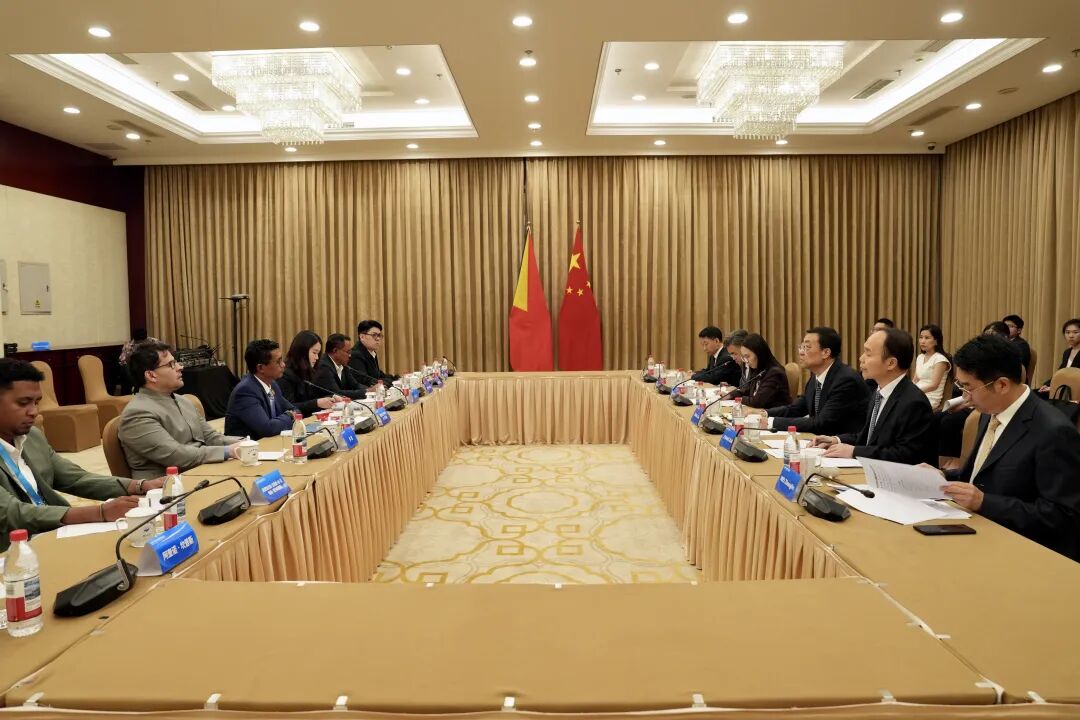 张柱分别会见东帝汶副总理、社会事业统筹部长兼乡村发展与社区住房部长萨比诺、安哥拉渔业与海洋资源部长多斯桑托斯和蒙古家庭、劳动与社会保障部长奥巴基尔